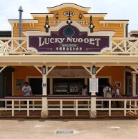 lucky nugget saloon